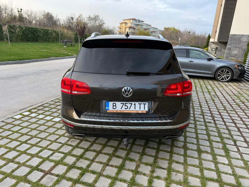 VW Touareg, снимка 4 - Автомобили и джипове - 52543038