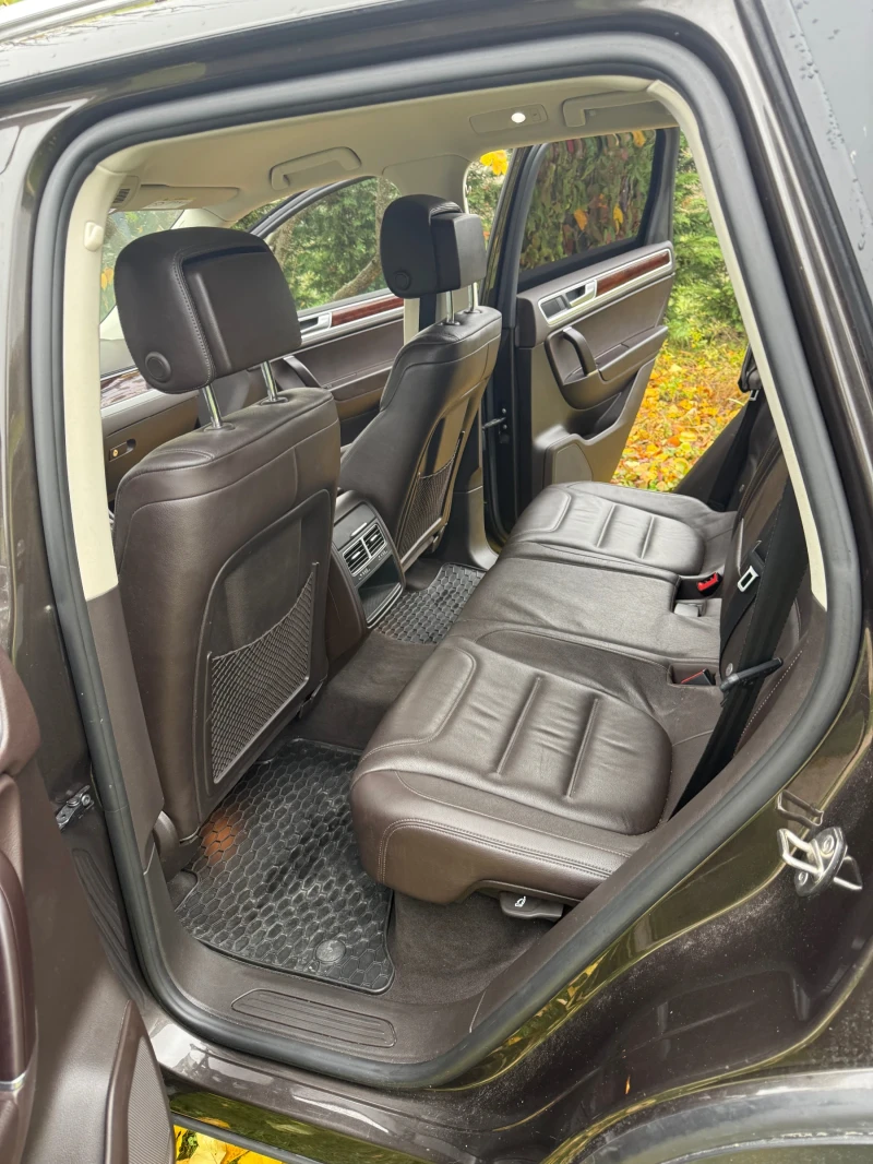 VW Touareg, снимка 15 - Автомобили и джипове - 52543038