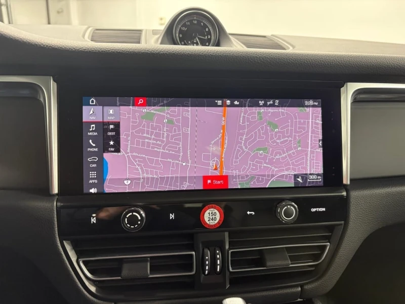 Porsche Macan 2024 AWD * CARFAX * БЕЗ ПЪРВОНАЧАЛНА ВНОСКА, снимка 12 - Автомобили и джипове - 53027078