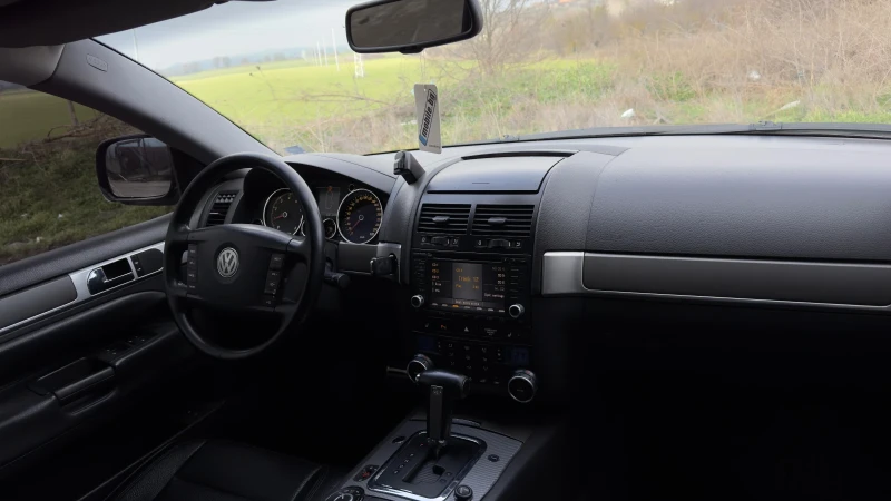 VW Touareg 4.2= Газ.Инж.= НАВИ= 20 = , снимка 16 - Автомобили и джипове - 53384031