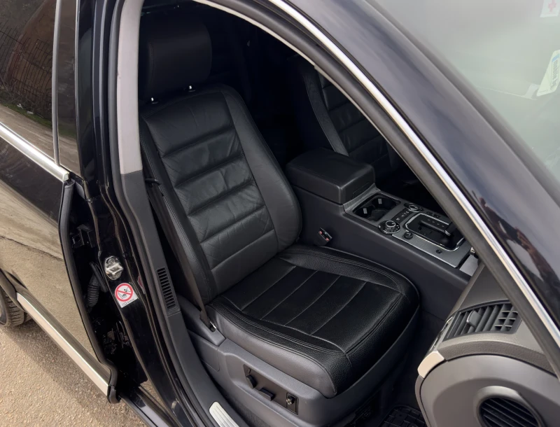 VW Touareg 4.2= Газ.Инж.= НАВИ= 20 = , снимка 12 - Автомобили и джипове - 53384031