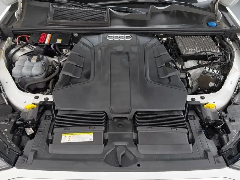 Audi Q7, снимка 6 - Автомобили и джипове - 56689600