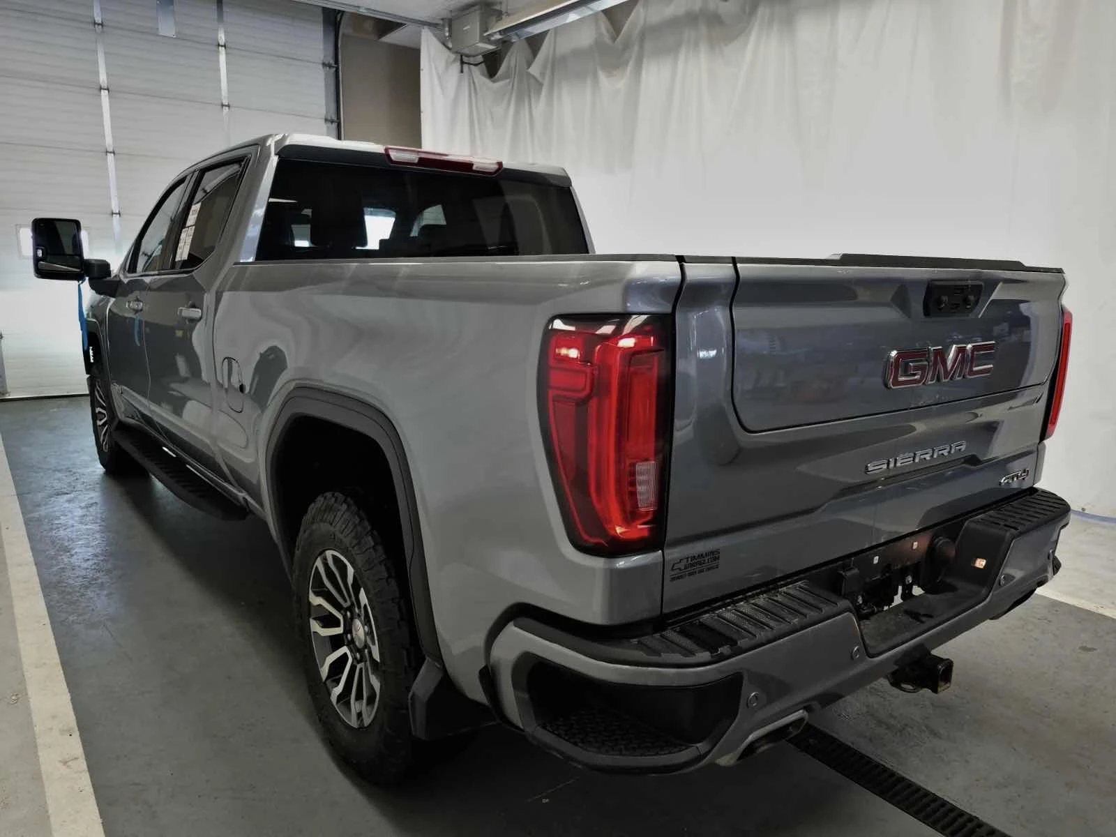 Gmc Sierra * 1500 * 4WD * Crew * Cab * AT4 - изображение 3