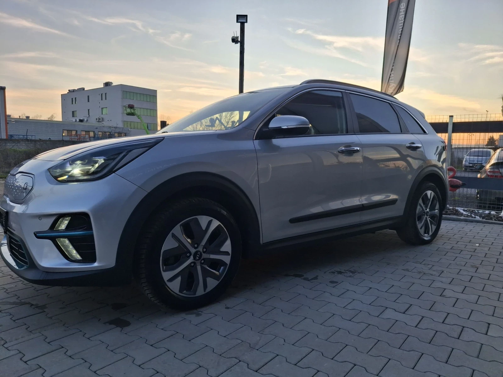 Kia Niro Electric * * 64kw* * 204k.c Exclusive  - изображение 4