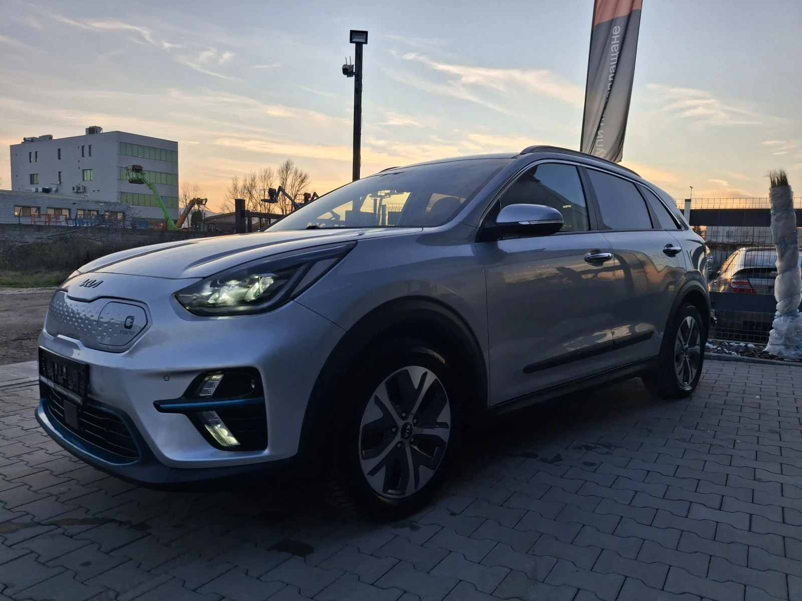 Kia Niro Electric * * 64kw* * 204k.c Exclusive  - изображение 3