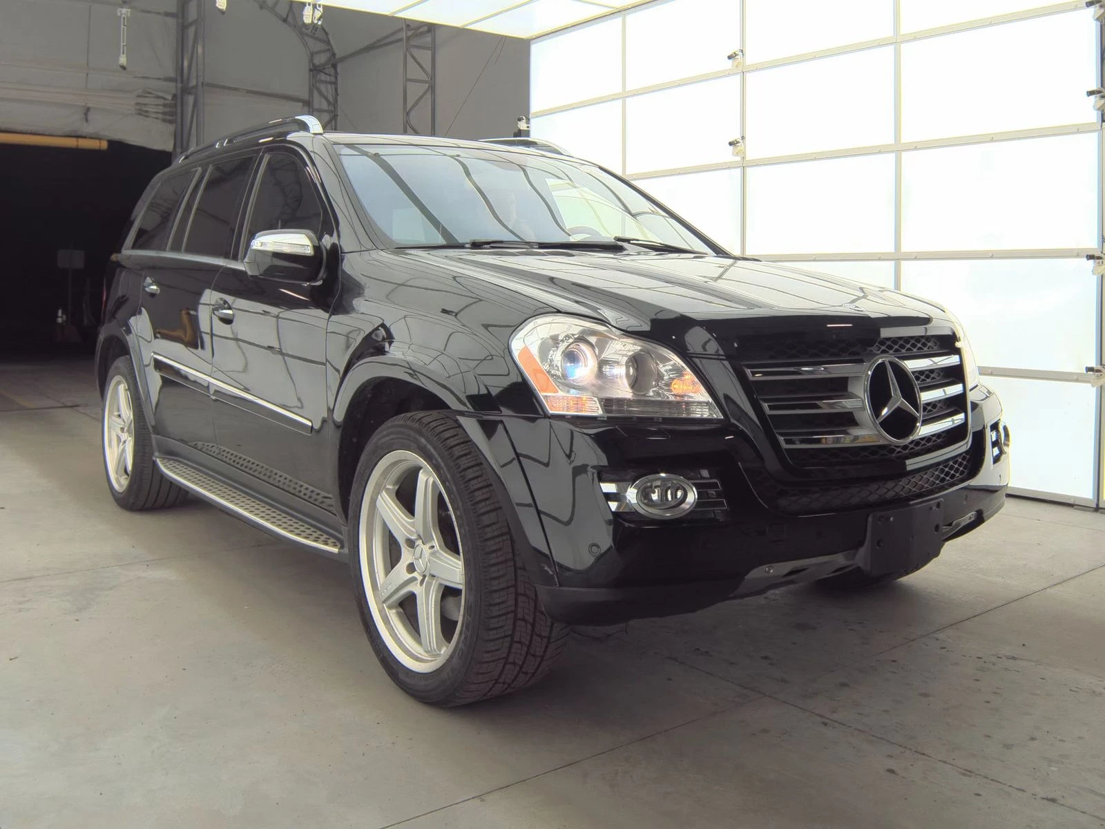 Mercedes-Benz GL 500 AMG* PACK* ПОДГРЕВ* ОБДУХВАНЕ* КАМЕРА* КЕЙЛЕС*  - изображение 3