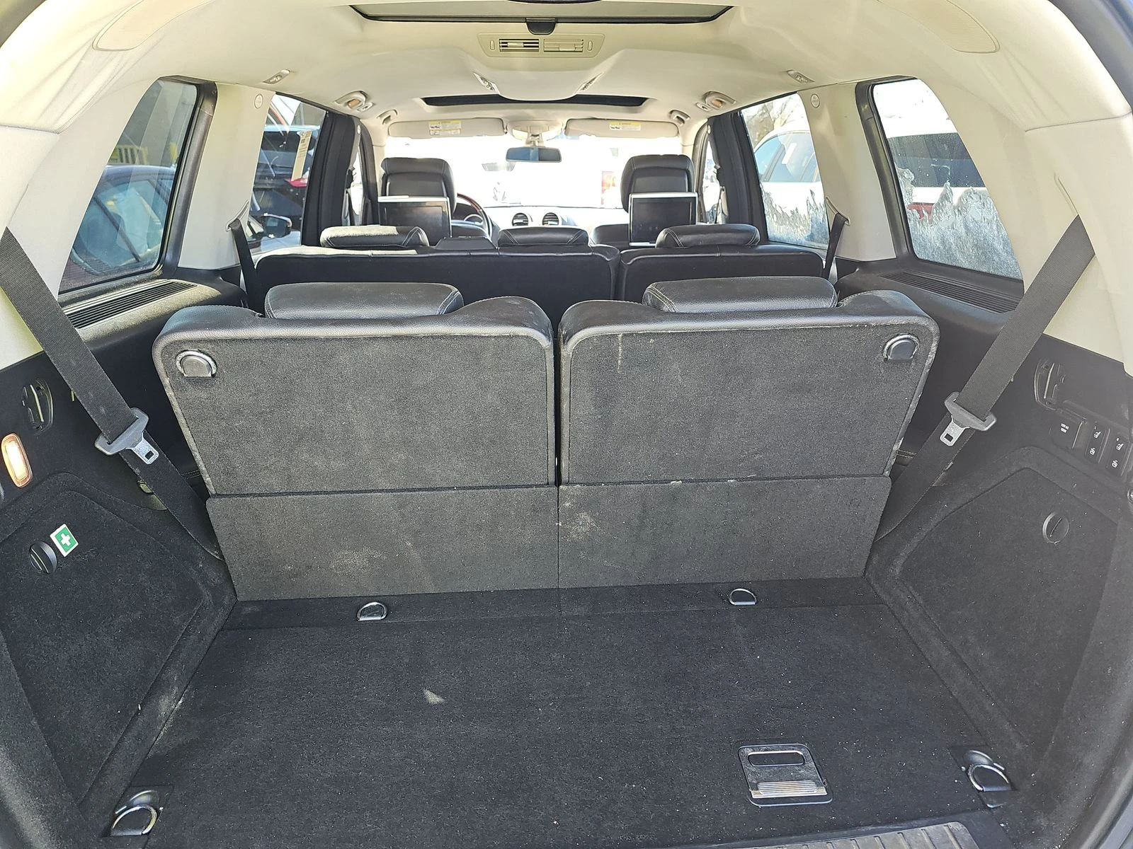 Mercedes-Benz GL 500 AMG* PACK* ПОДГРЕВ* ОБДУХВАНЕ* КАМЕРА* КЕЙЛЕС* , снимка 16 - Автомобили и джипове - 53726484