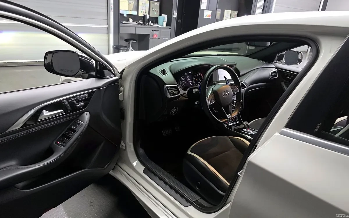 Infiniti Q30 * ПОДГРЕВ * ПАНОРАМА * КАМЕРА, снимка 10 - Автомобили и джипове - 54414484