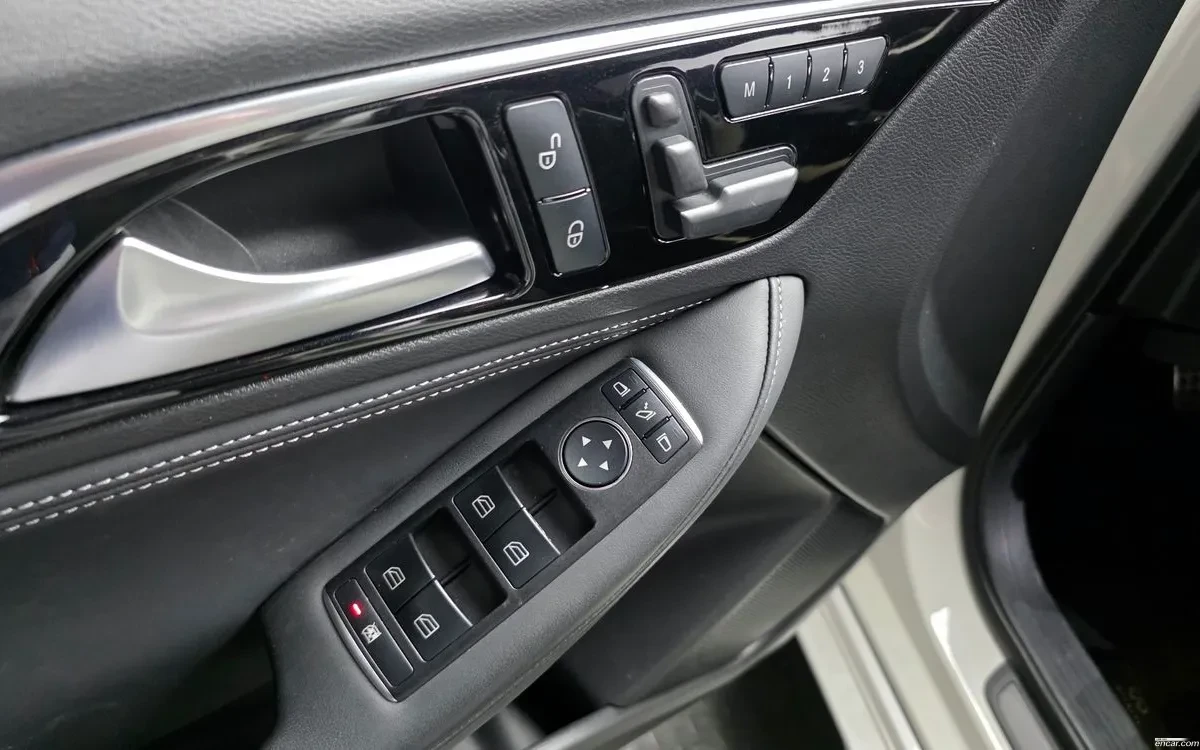 Infiniti Q30 * ПОДГРЕВ * ПАНОРАМА * КАМЕРА, снимка 14 - Автомобили и джипове - 54414484