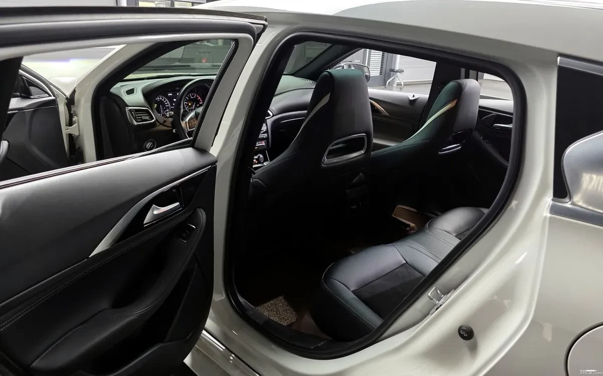 Infiniti Q30 * ПОДГРЕВ * ПАНОРАМА * КАМЕРА, снимка 11 - Автомобили и джипове - 54414484
