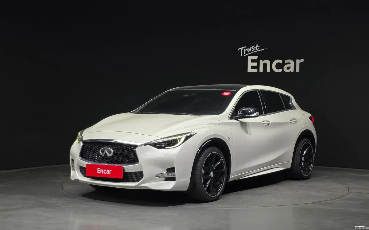 Infiniti Q30 * ПОДГРЕВ * ПАНОРАМА * КАМЕРА