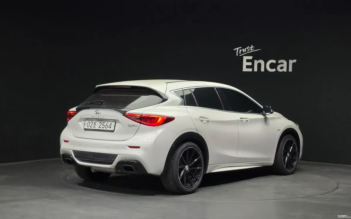 Infiniti Q30 * ПОДГРЕВ * ПАНОРАМА * КАМЕРА, снимка 2 - Автомобили и джипове - 54414484