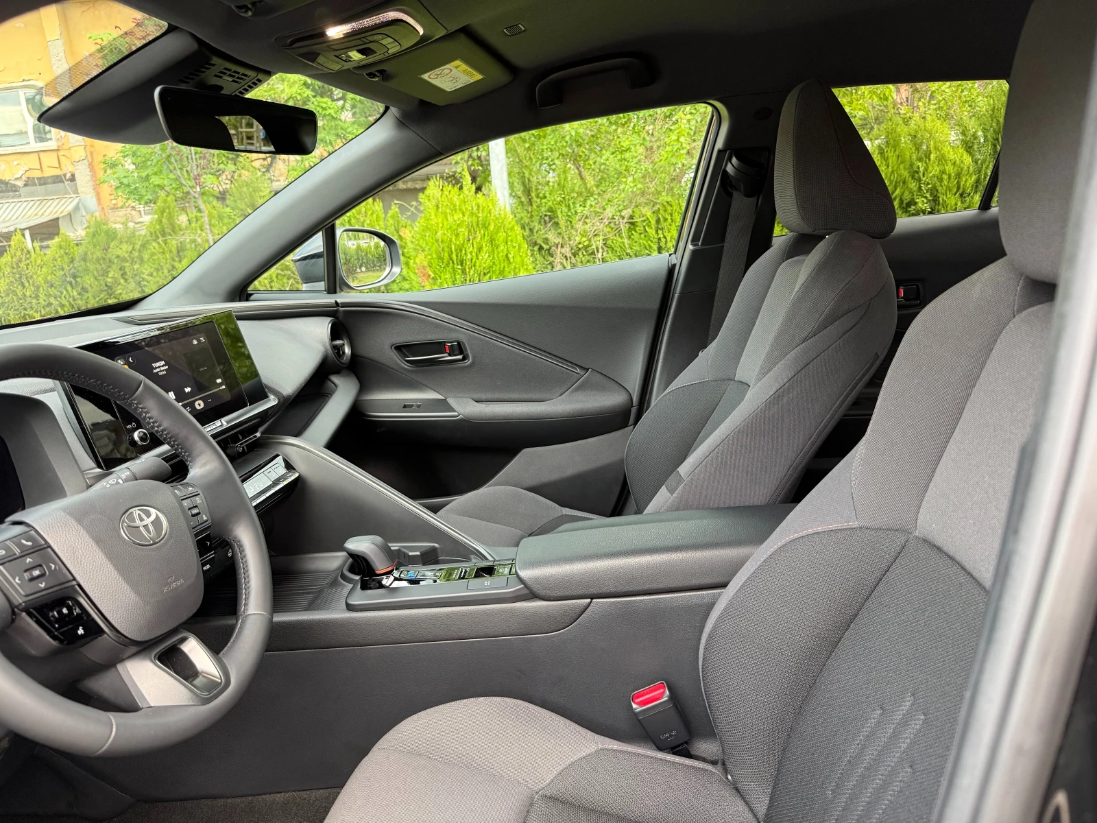 Toyota C-HR 1.8 Club, снимка 4 - Автомобили и джипове - 54496862