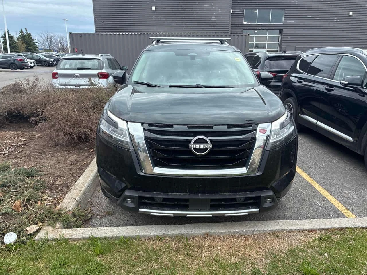 Nissan Pathfinder SL| ПАНО| ПОДГРЕВИ| LANE ASSIST| 360CAM| , снимка 6 - Автомобили и джипове - 55012350