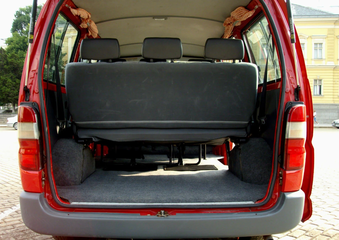 Toyota Hiace, снимка 11 - Бусове и автобуси - 55596802