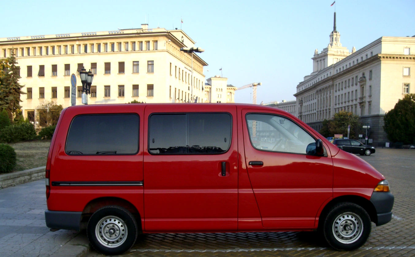 Toyota Hiace, снимка 4 - Бусове и автобуси - 55596802
