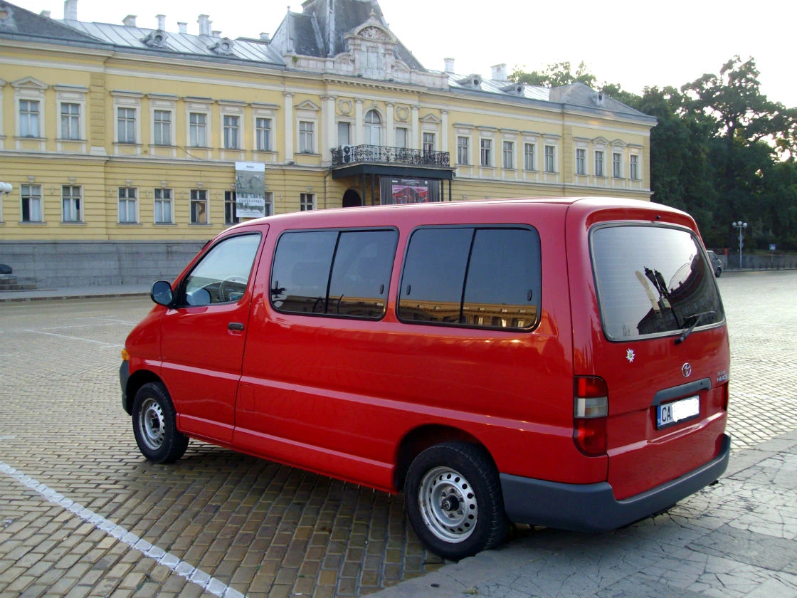 Toyota Hiace, снимка 2 - Бусове и автобуси - 55596802