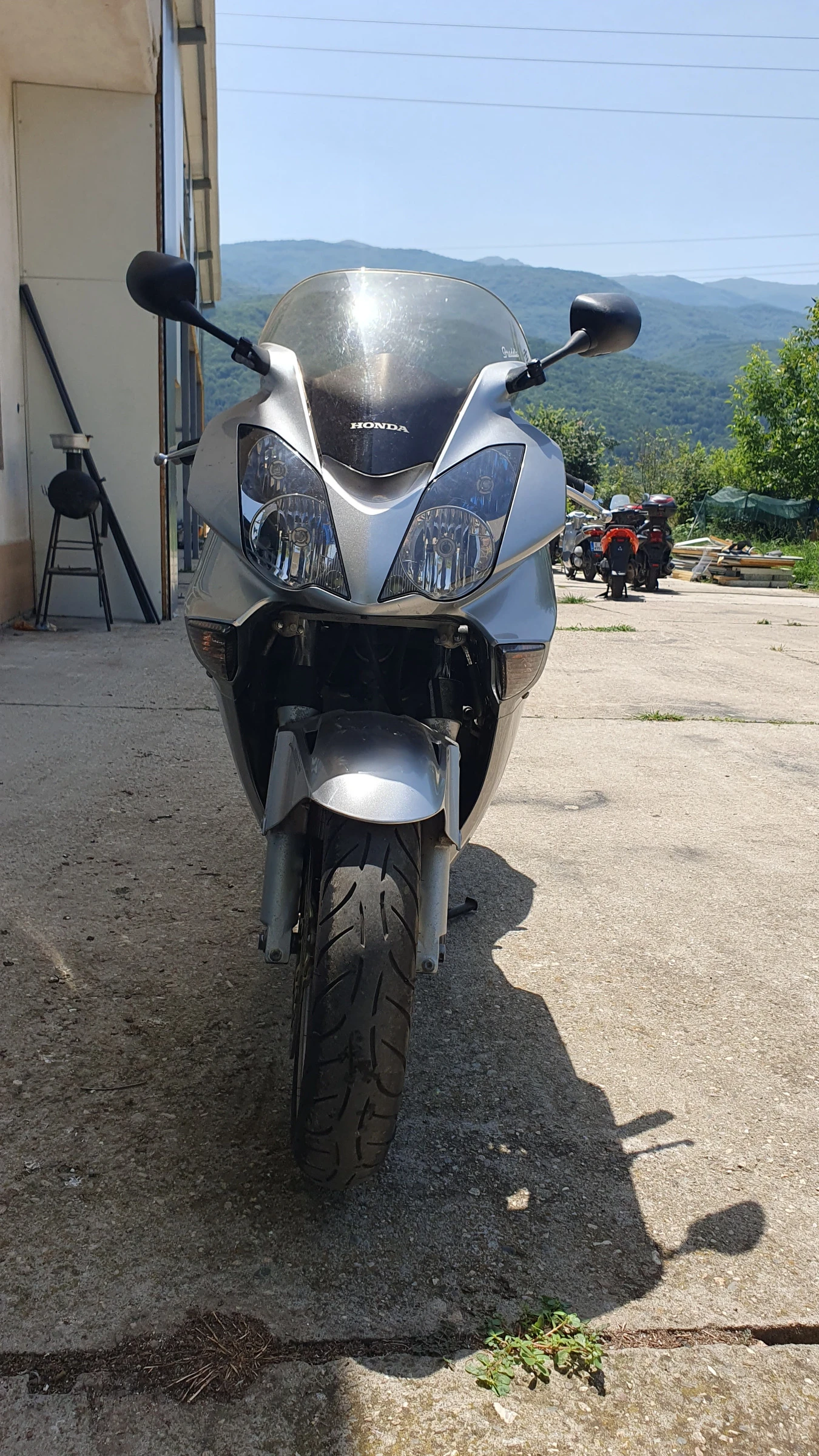 Honda Vfr Perfekten barter za banicharka - изображение 2