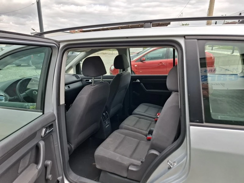 VW Touran 1.9tbi 105 кс, снимка 6 - Автомобили и джипове - 45900490