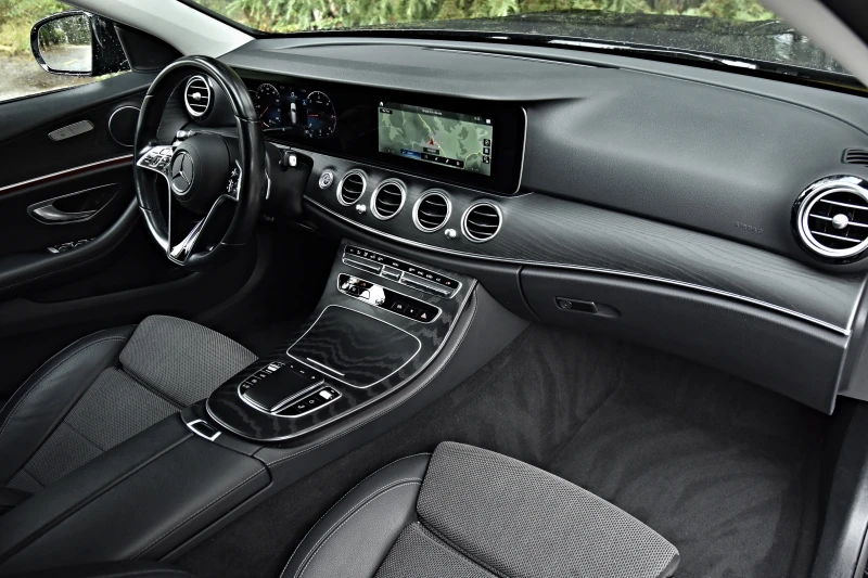 Mercedes-Benz E 220 All-Terrain/FACELIFT/4х4/PremiumPlus/, снимка 13 - Автомобили и джипове - 51991617