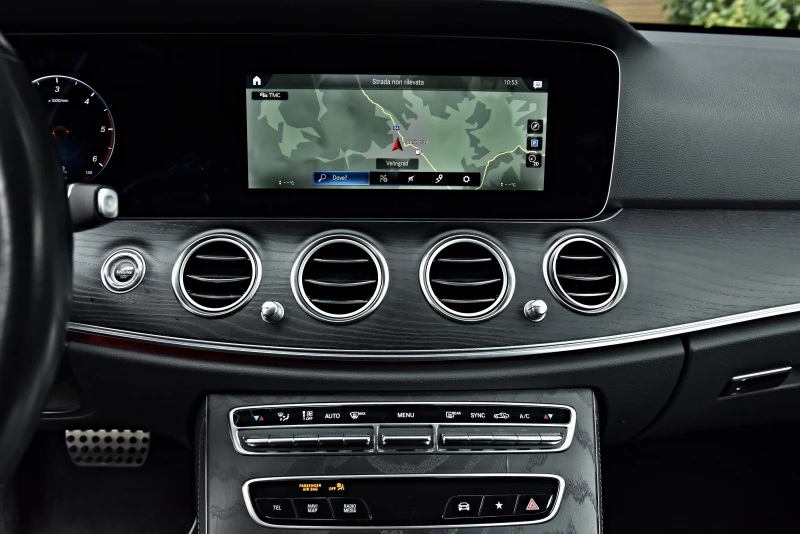 Mercedes-Benz E 220 All-Terrain/FACELIFT/4х4/PremiumPlus/, снимка 17 - Автомобили и джипове - 51991617