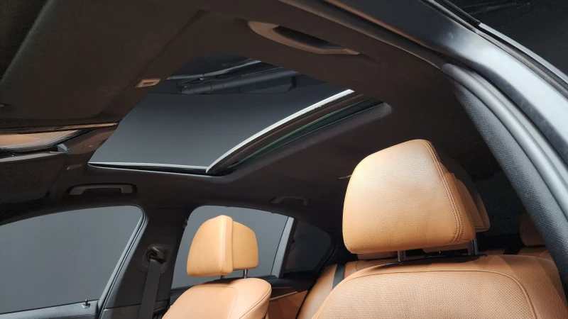 BMW 520 d M sport, снимка 17 - Автомобили и джипове - 52561620