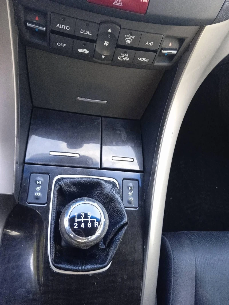 Honda Accord 2.2 i-dtec 150k.s., снимка 7 - Автомобили и джипове - 53360347