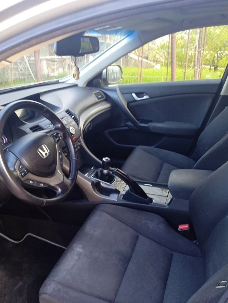 Honda Accord 2.2 i-dtec 150k.s., снимка 4 - Автомобили и джипове - 53360347