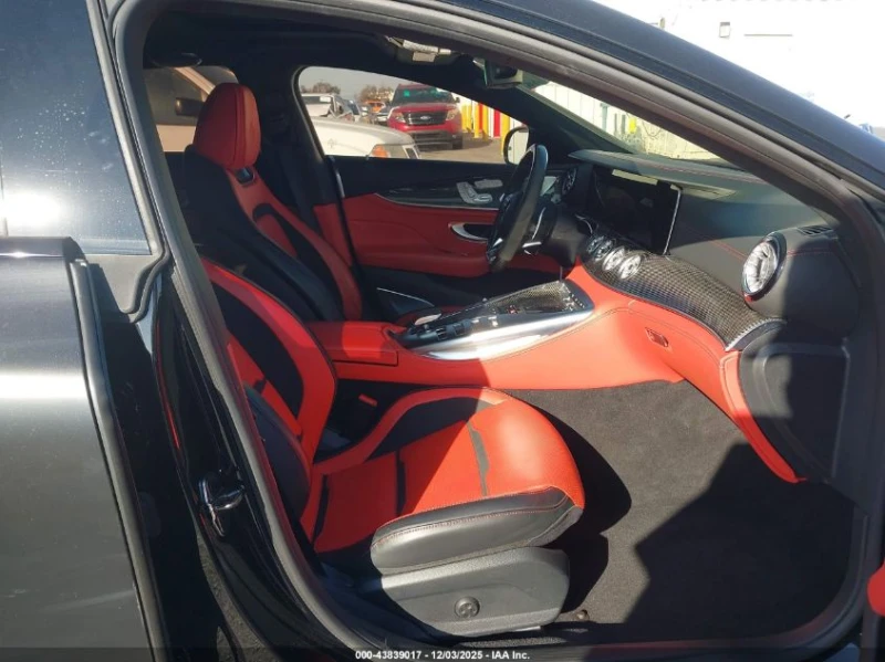 Mercedes-Benz AMG GT 4l 63 4-Door Coupe S, снимка 6 - Автомобили и джипове - 53418160