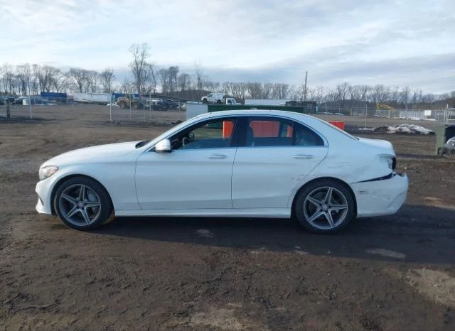 Mercedes-Benz C 400 4MATIC* AMG-Pack* LED* Burmester* Пано* Подгрев* , снимка 4 - Автомобили и джипове - 49112590