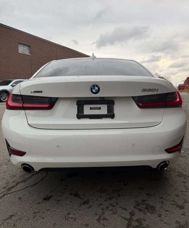 BMW 330 * 330i xDrive * CARFAX * БЕЗ ПЪРВОНАЧАЛНА ВНОСКА - изображение 4