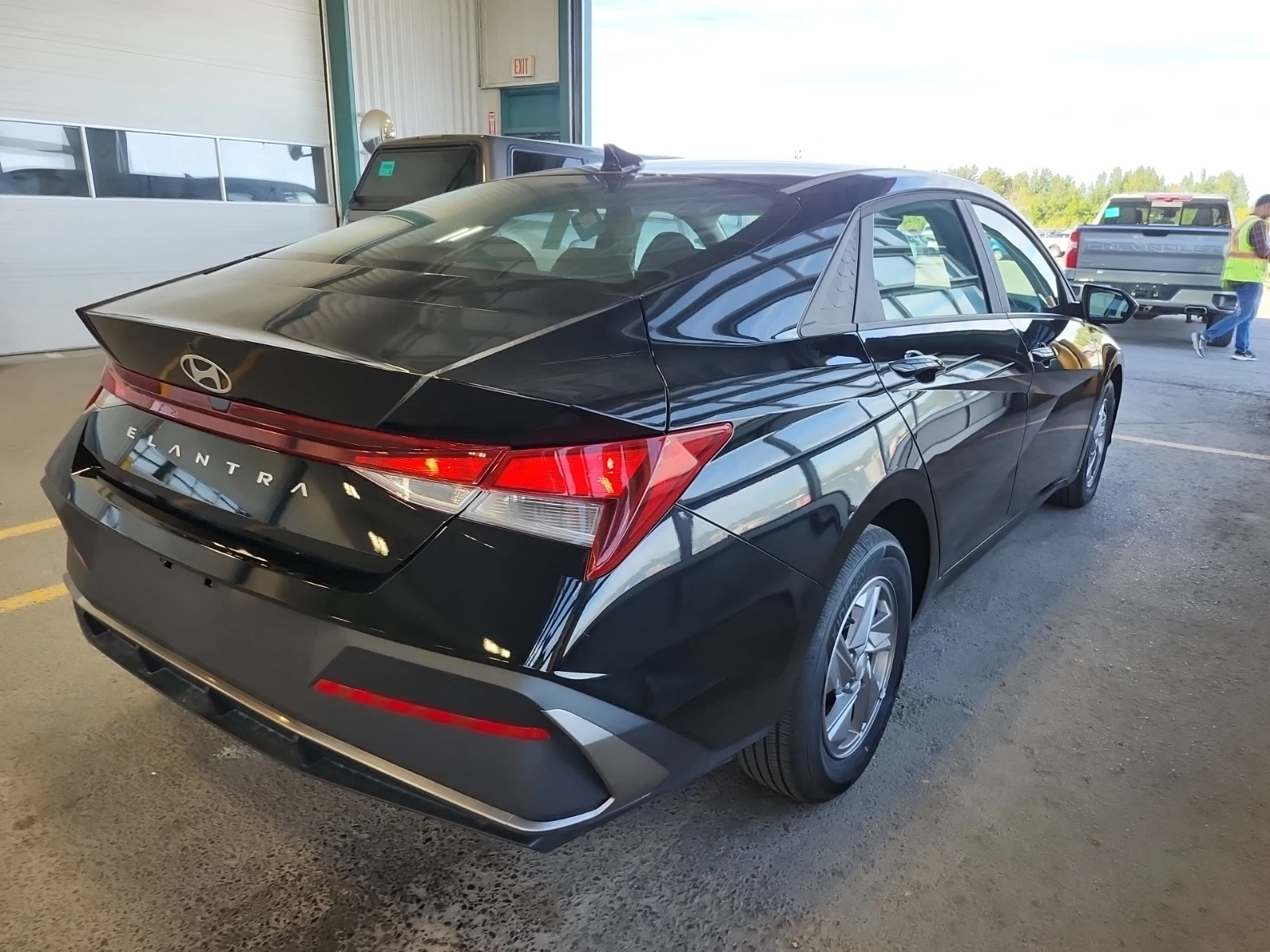 Hyundai Elantra ESSENTIAL* CARFAX* БЕЗ ПЪРВОНАЧАЛНА - изображение 3