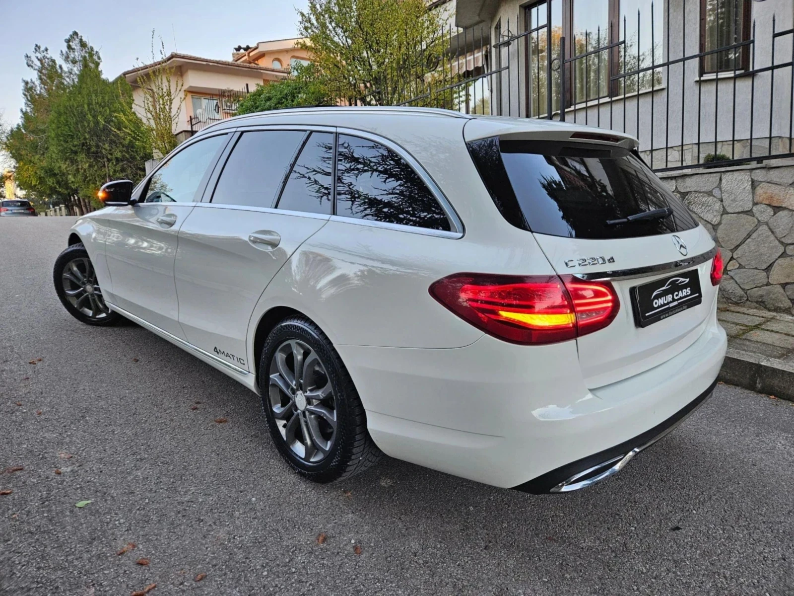 Mercedes-Benz C 220 D 4-MATIC /AIRMATIC/PANORAMA/FULL LED/7G+ /F1  - изображение 6