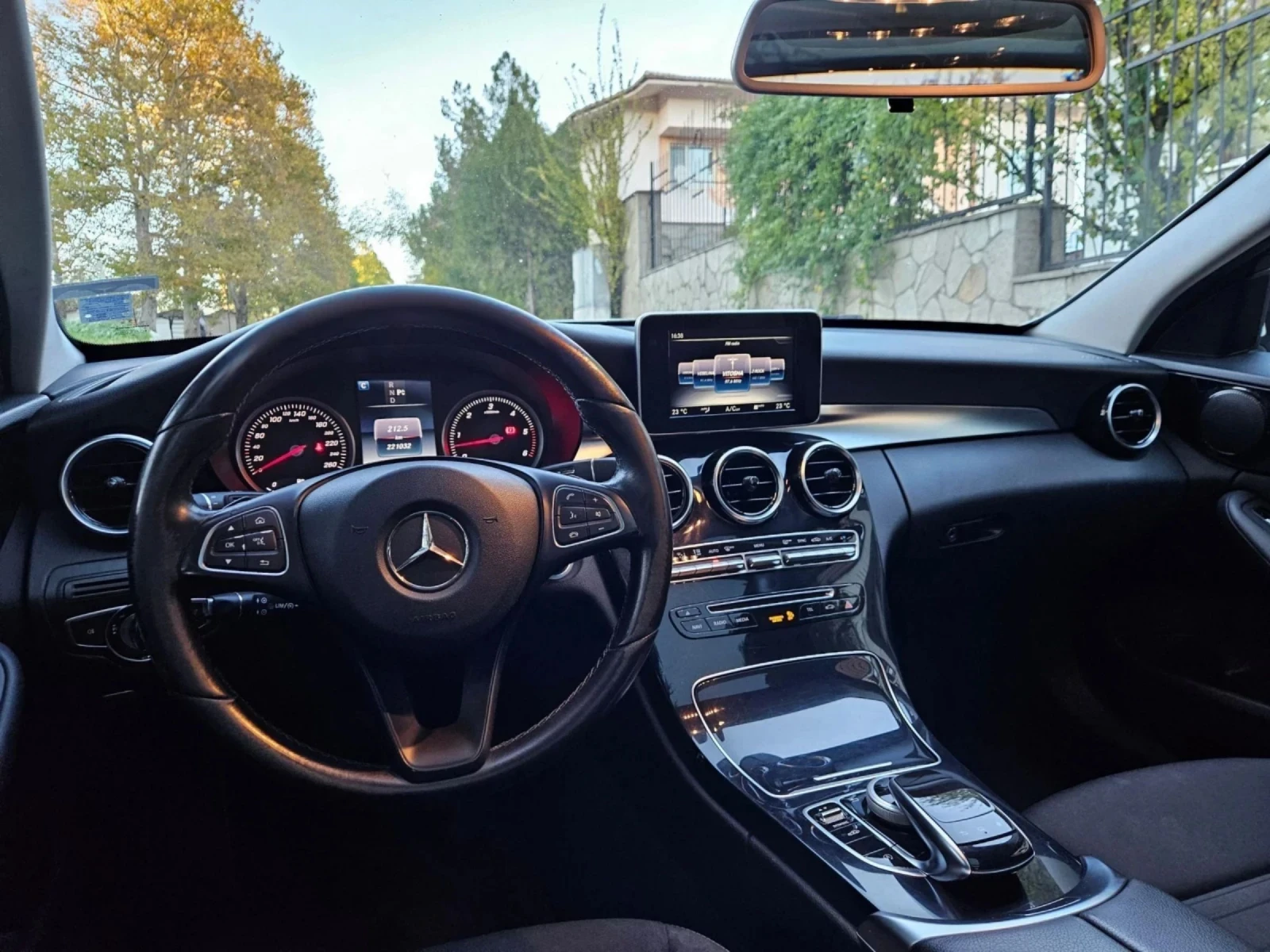 Mercedes-Benz C 220 D 4-MATIC /AIRMATIC/PANORAMA/FULL LED/7G+ /F1  - изображение 9