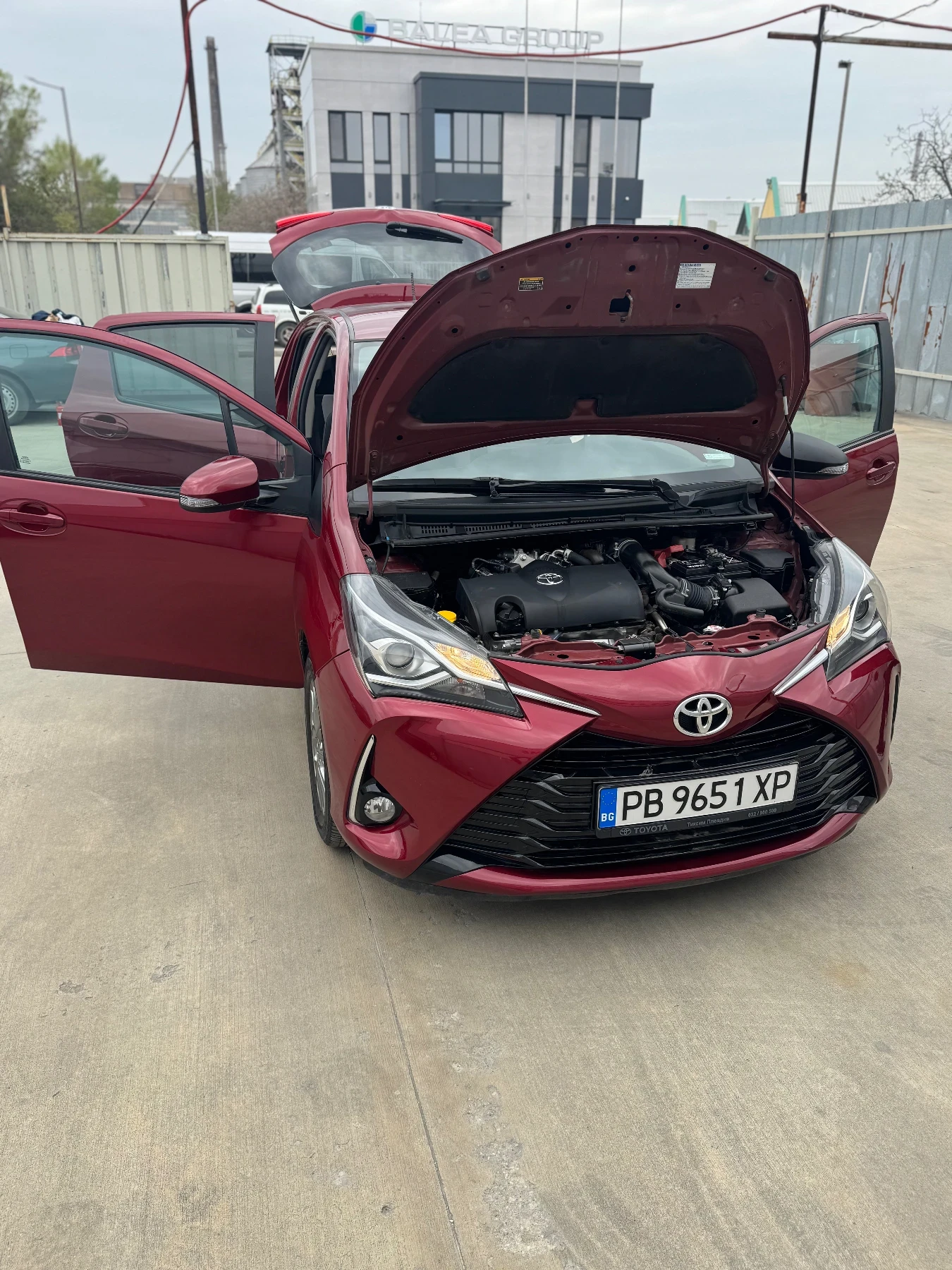 Toyota Yaris, снимка 15 - Автомобили и джипове - 54221058