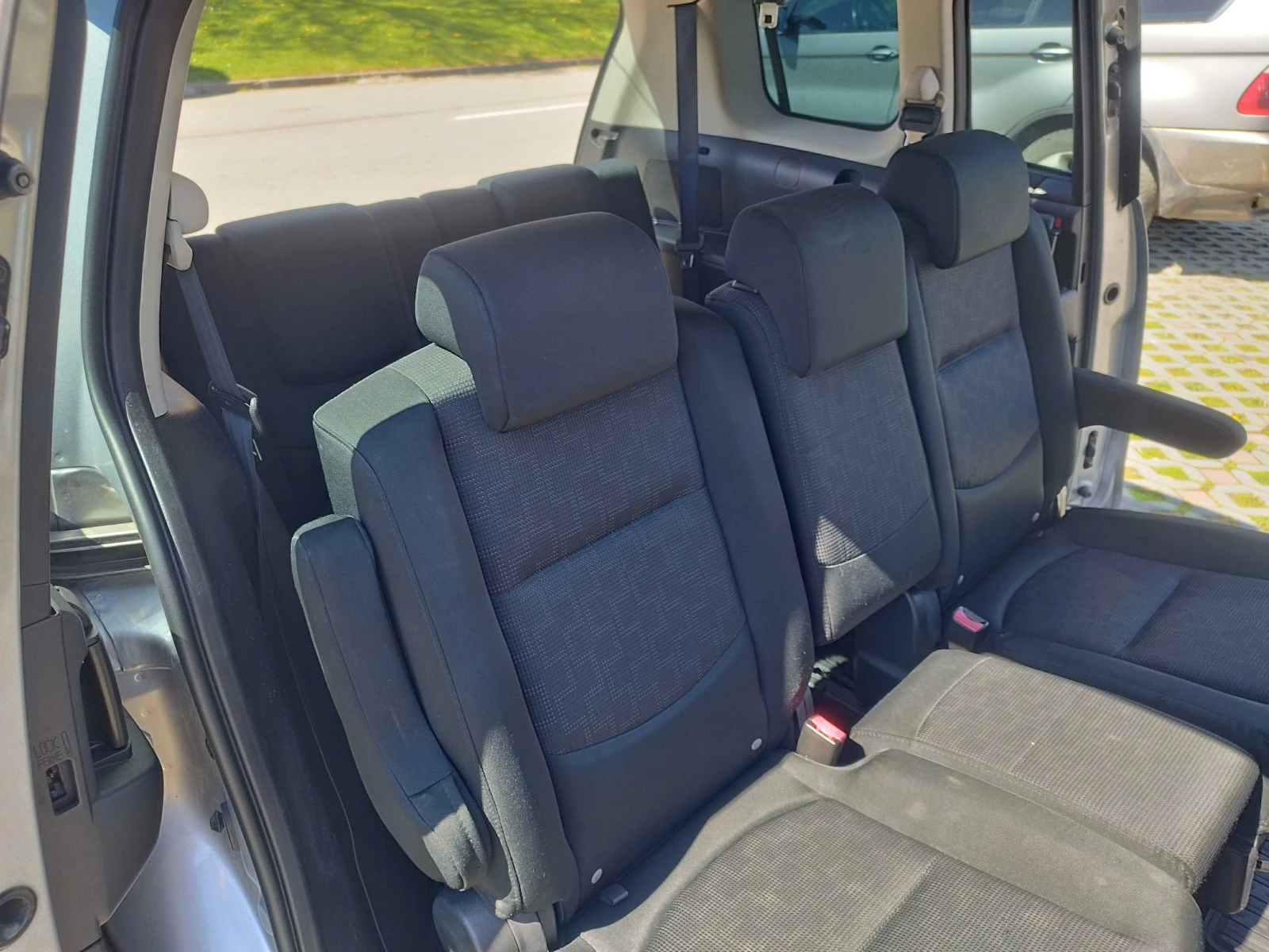 Mazda 5 2.0, снимка 7 - Автомобили и джипове - 54376186