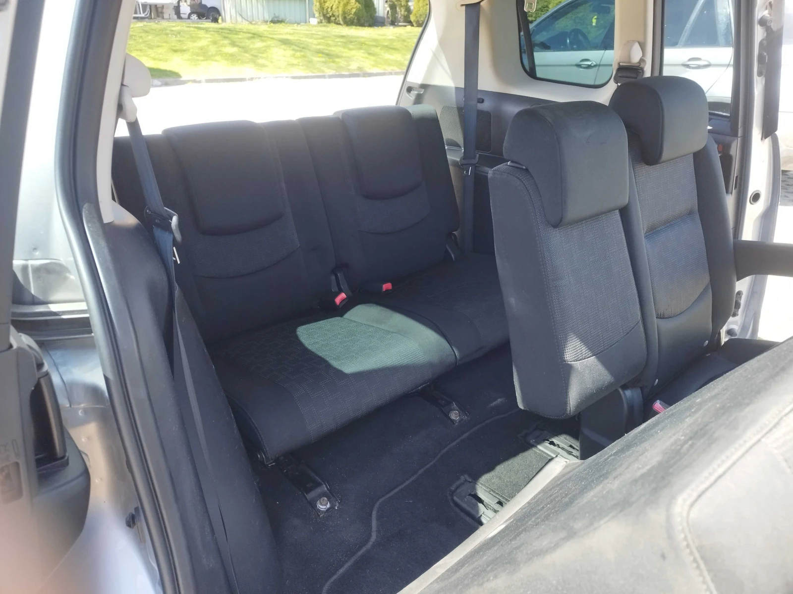 Mazda 5 2.0, снимка 8 - Автомобили и джипове - 54376186