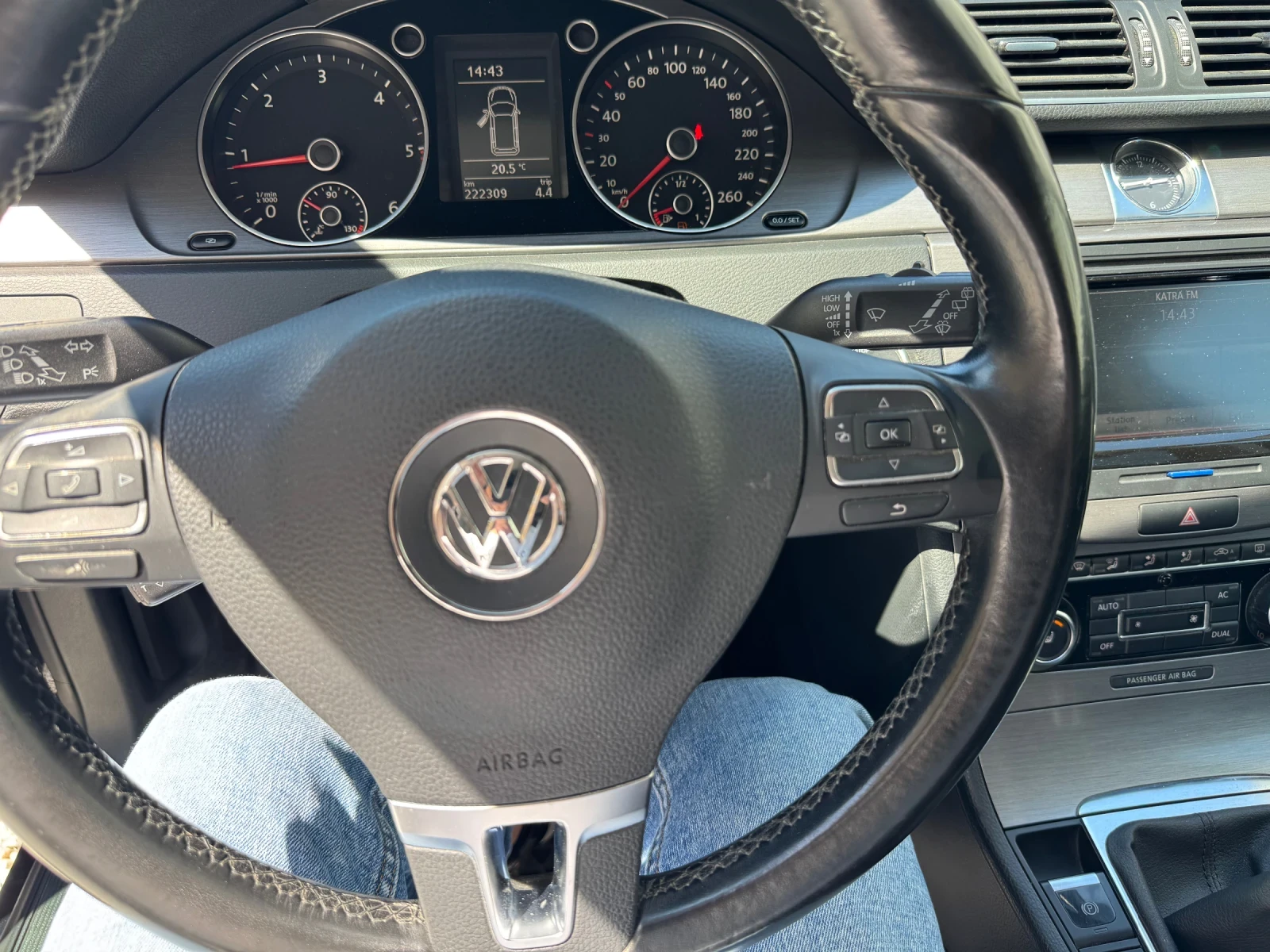 VW Passat 2.0 TDI* BlueMotion Tech* NAVI* EURO 5, снимка 10 - Автомобили и джипове - 54428039