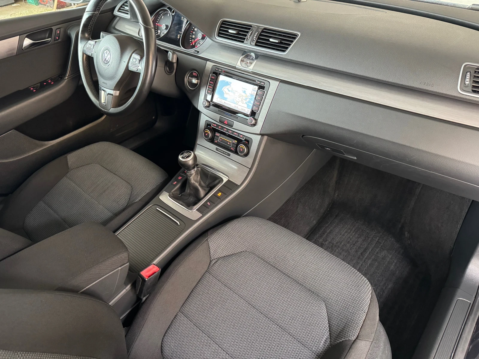 VW Passat 2.0 TDI* BlueMotion Tech* NAVI* EURO 5 | Mobile.bg � ����������� 12