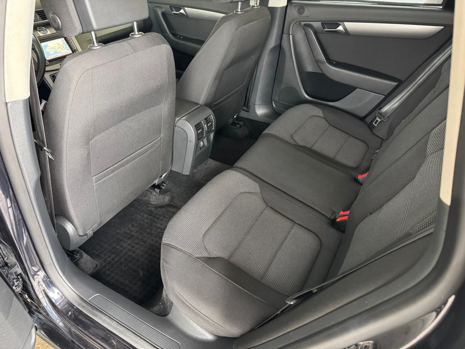 VW Passat 2.0 TDI* BlueMotion Tech* NAVI* EURO 5 | Mobile.bg � ����������� 16