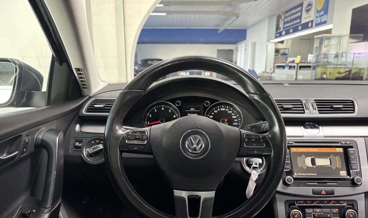 VW Passat 2.0 TDI* BlueMotion Tech* NAVI* EURO 5, снимка 13 - Автомобили и джипове - 54428039