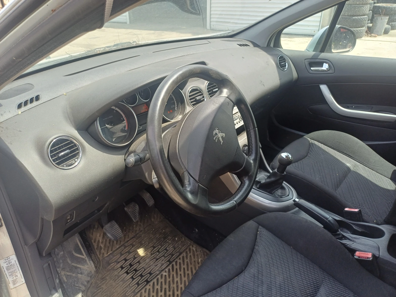 Peugeot 308 SW 1.6HDI, снимка 5 - Автомобили и джипове - 54608919