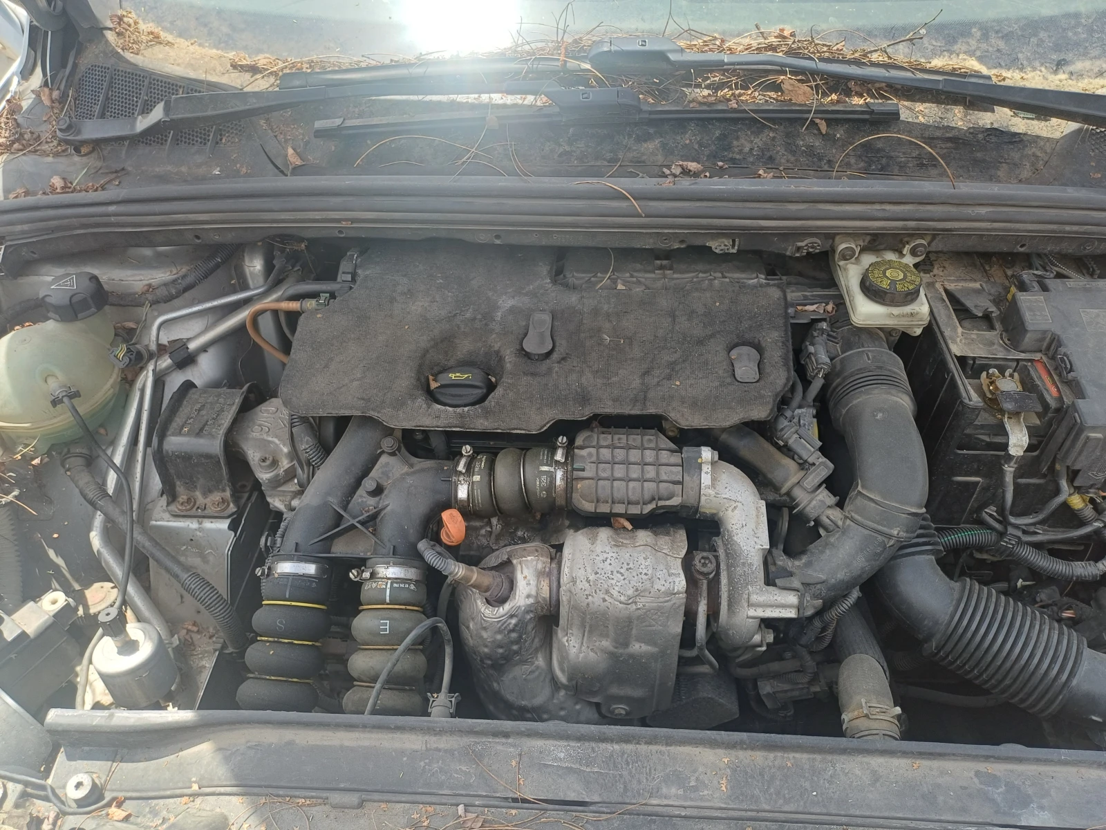 Peugeot 308 SW 1.6HDI, снимка 9 - Автомобили и джипове - 54608919