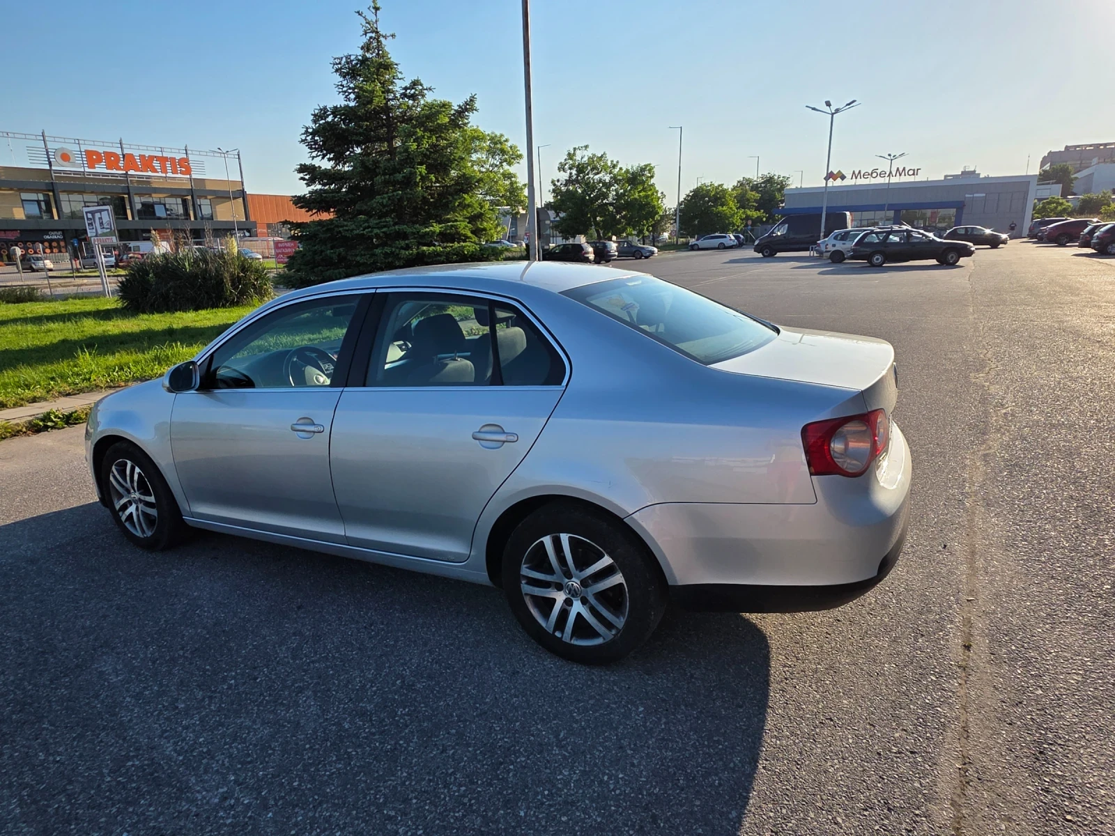 VW Jetta 2.0 TDI, снимка 2 - Автомобили и джипове - 54745704