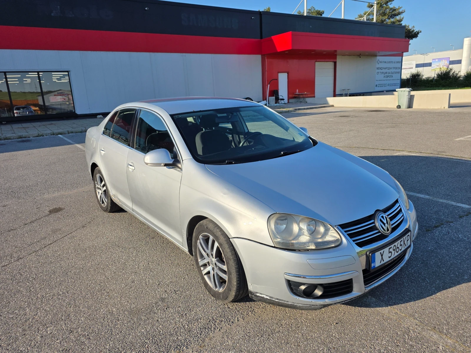 VW Jetta 2.0 TDI, снимка 3 - Автомобили и джипове - 54745704