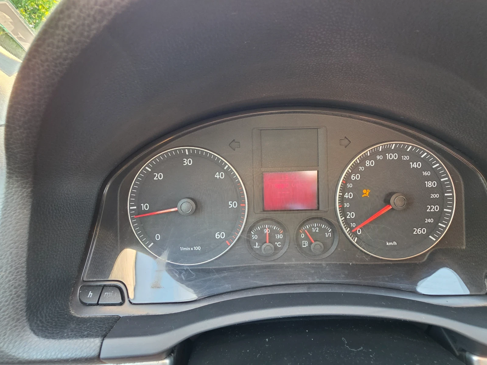 VW Jetta 2.0 TDI, снимка 10 - Автомобили и джипове - 54745704