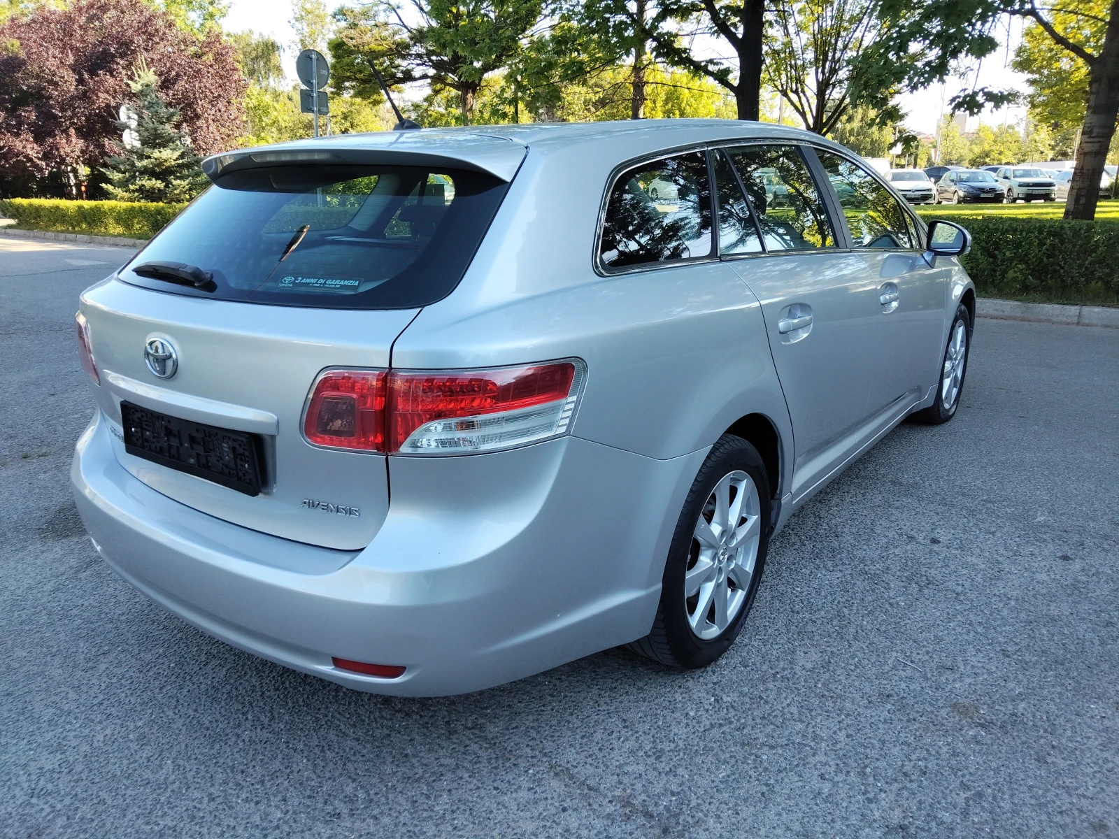Toyota Avensis 1, 8i 147ps 83000km!!!, снимка 4 - Автомобили и джипове - 54911008