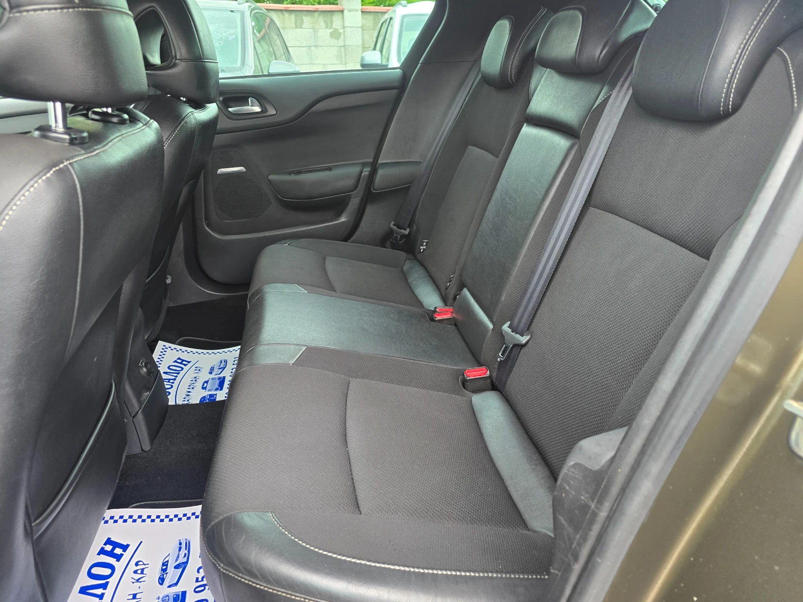 Citroen DS4 1.6E-HDI-АВТОМАТИК-НАВИГАЦИЯ, снимка 14 - Автомобили и джипове - 54922361