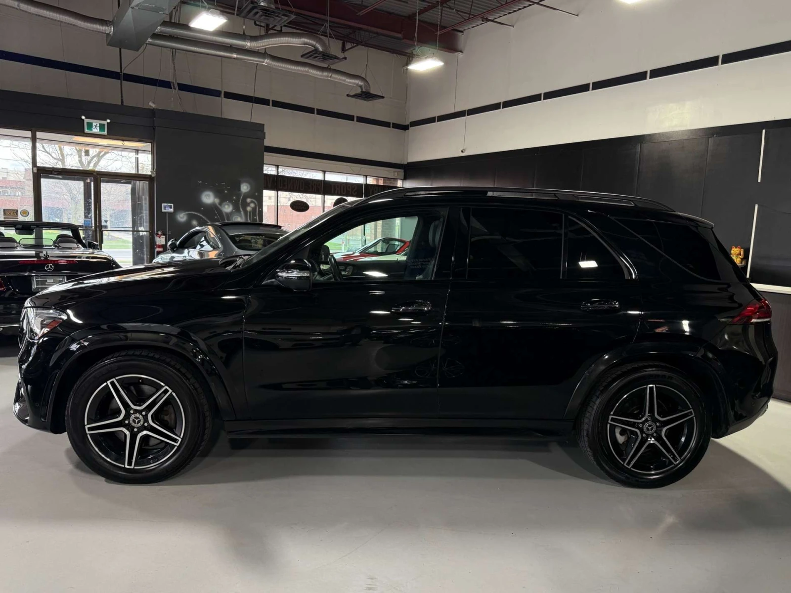Mercedes-Benz GLE 450  4MATIC AMG NIGHT PKG / ЦЕНА ДО БЪЛГАРИЯ ! , снимка 7 - Автомобили и джипове - 55010561