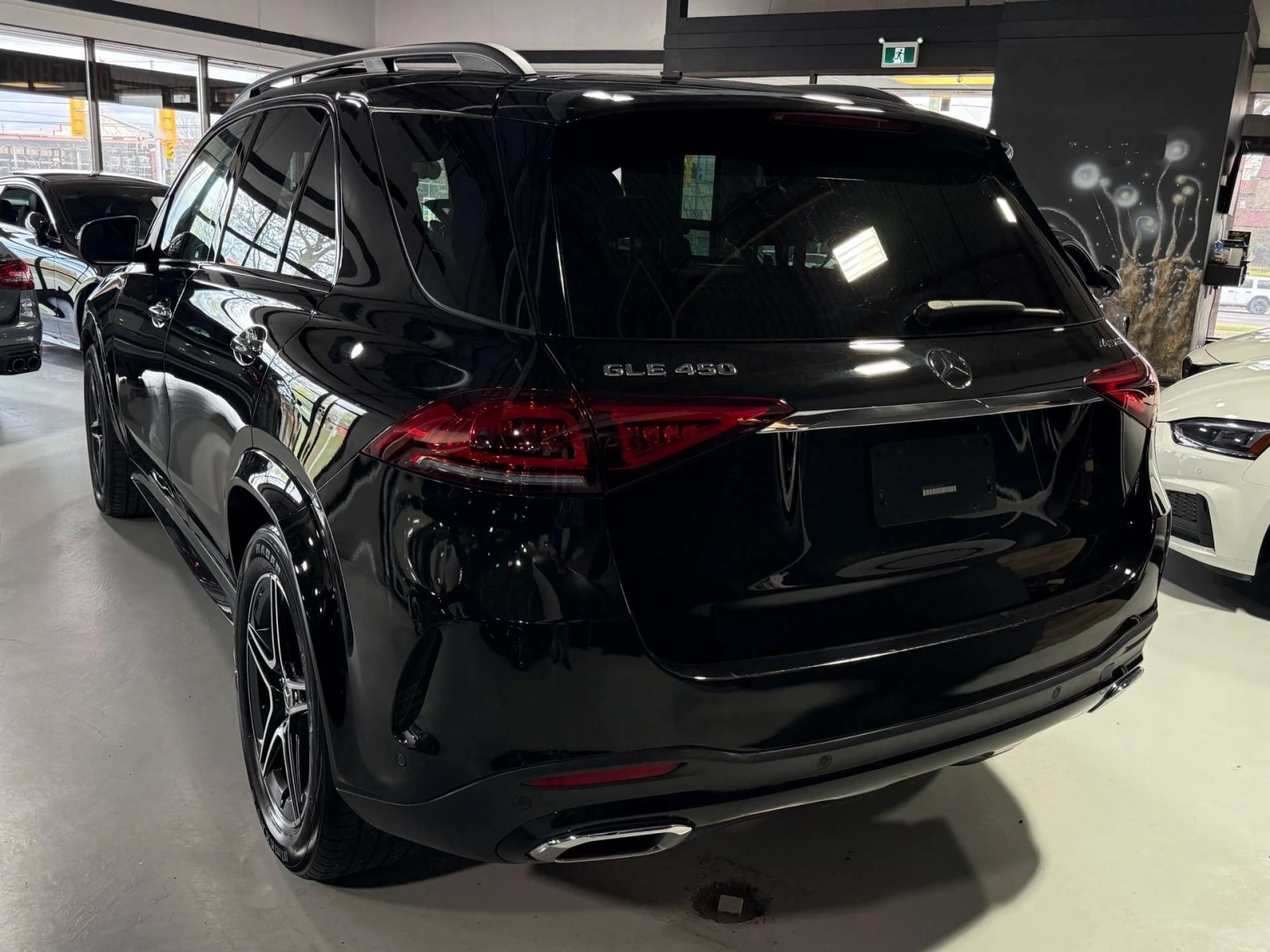 Mercedes-Benz GLE 450  4MATIC AMG NIGHT PKG / ЦЕНА ДО БЪЛГАРИЯ ! , снимка 6 - Автомобили и джипове - 55010561